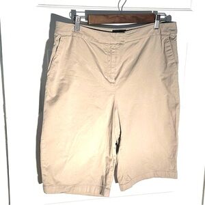 Women’s Khaki Pendleton Bermuda shorts 12